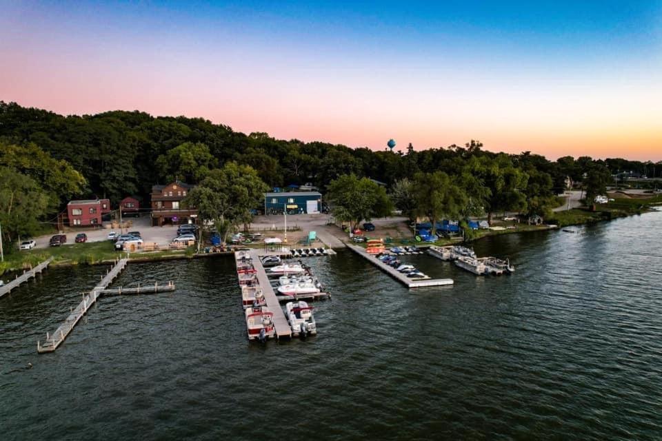 Randolph Hotel Fox Lake Экстерьер фото